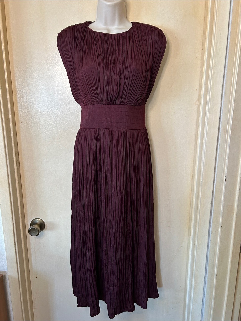 Banana Republic Factory Pleated Midi Dress size 2P